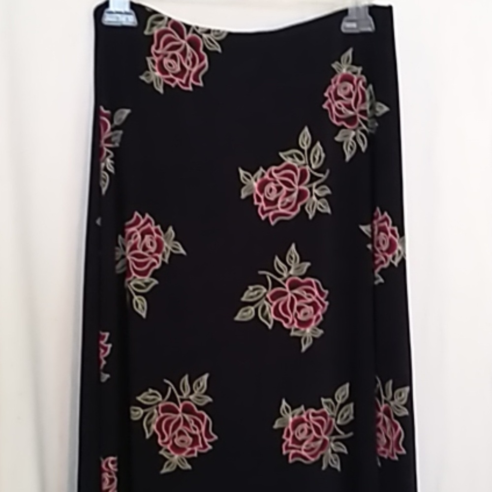 EZ Town black floral maxi L